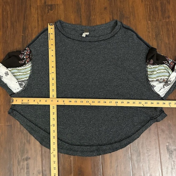 FREE PEOPLE WE THE FREE Blossom Printed Balloon-Sleeve Thermal Sweater Gray - Picture 7 of 7